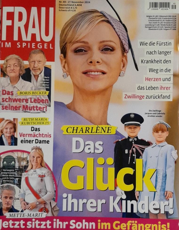 Frau Im Spiegel Magazine (Germany)